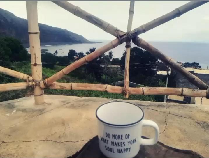 Kaza Ladera Bed & Breakfast Seladinha Exterior photo
