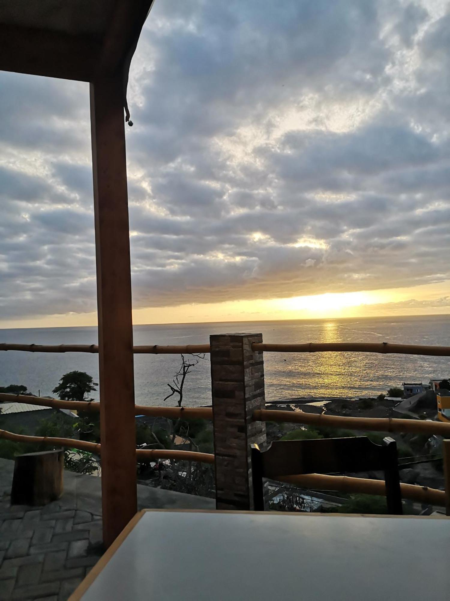 Kaza Ladera Bed & Breakfast Seladinha Exterior photo