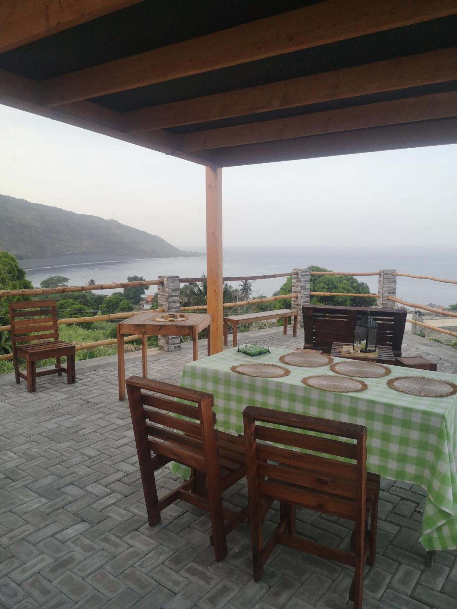 Kaza Ladera Bed & Breakfast Seladinha Exterior photo